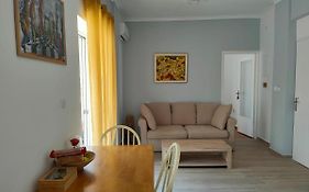 Sea & Chess Apt Rental